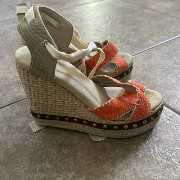 CLOSET SELLOUT! OndadeMar Wedge Sandal Size 8 - Picture 1 of 3